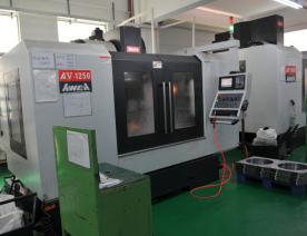 AV1250加工中心（xīn）